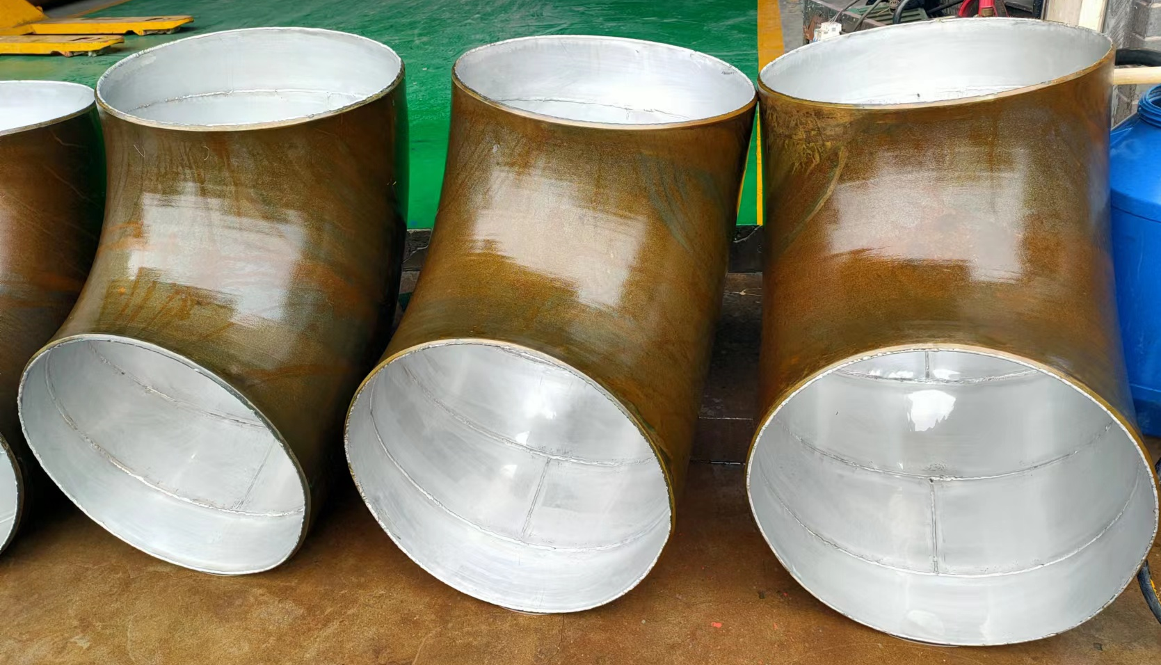 內(nèi)襯不銹鋼管件